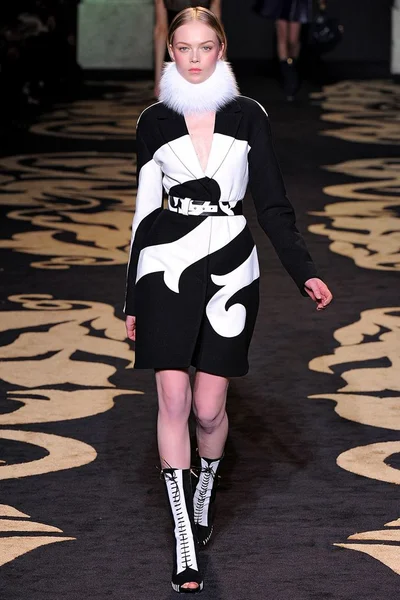 Look 22